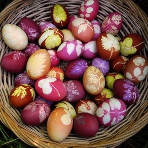 basket-easter-eggs-flowers-happy-easter-Favim.com-205249